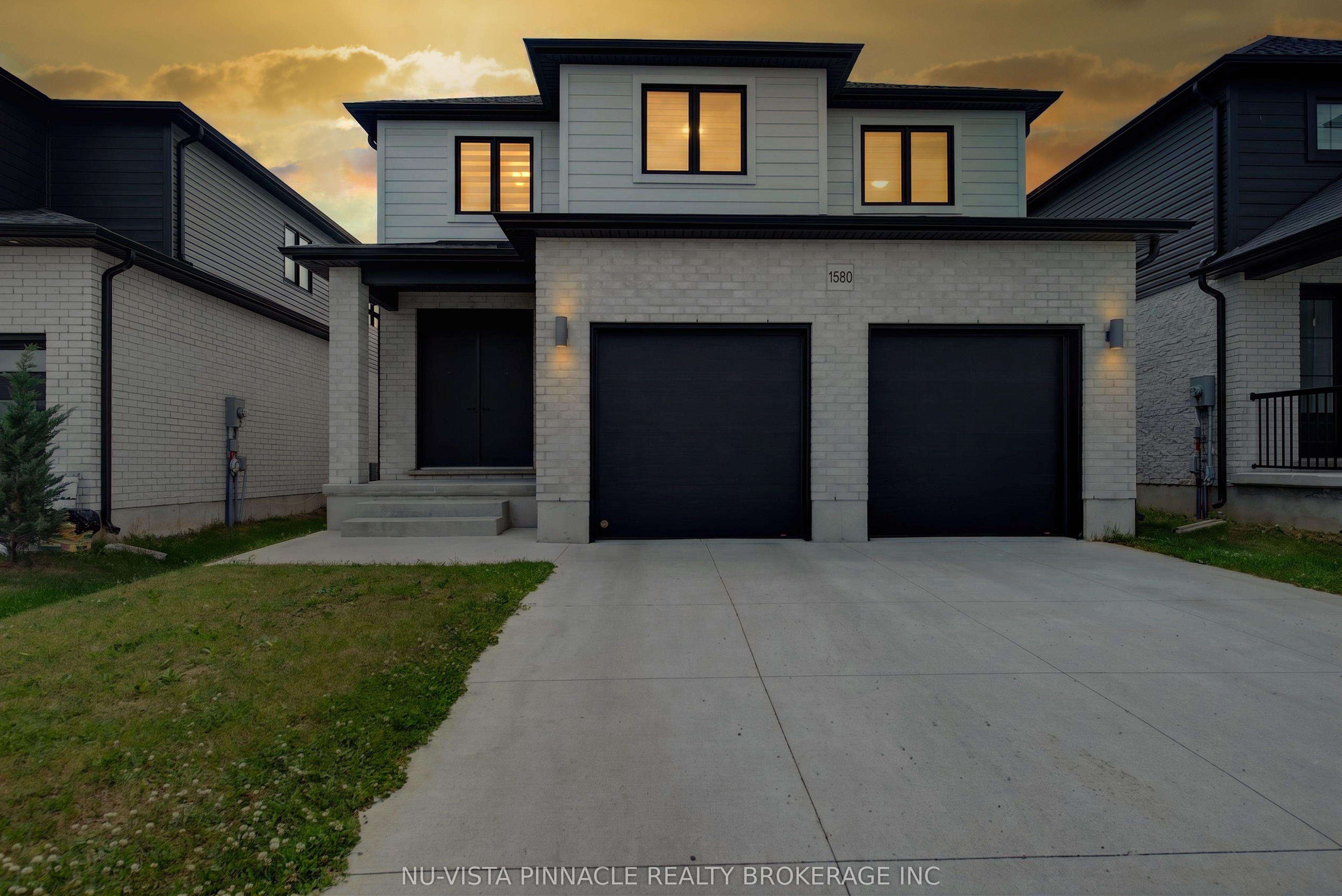 1580 Medway Park Drive — photo 1