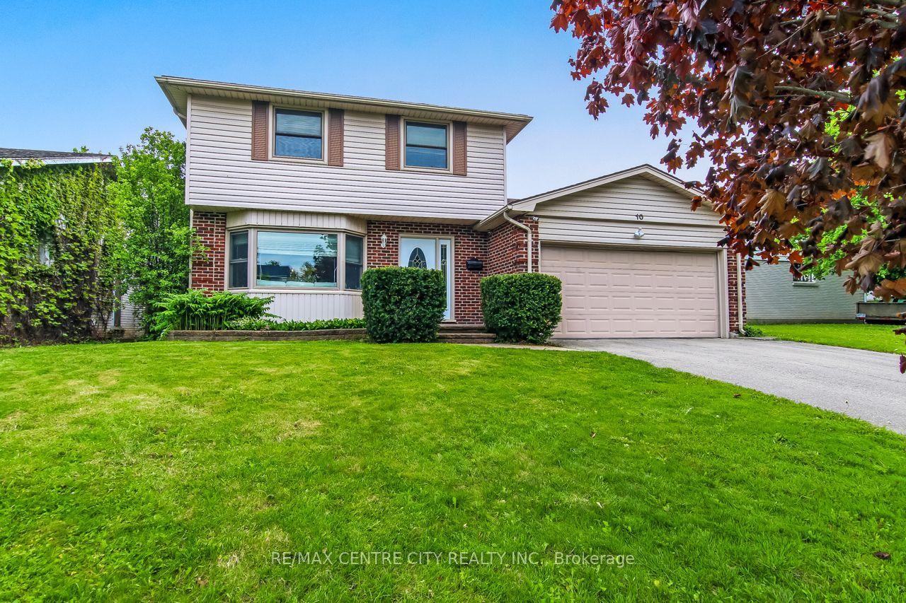 10 Runnymede Crescent — photo 1