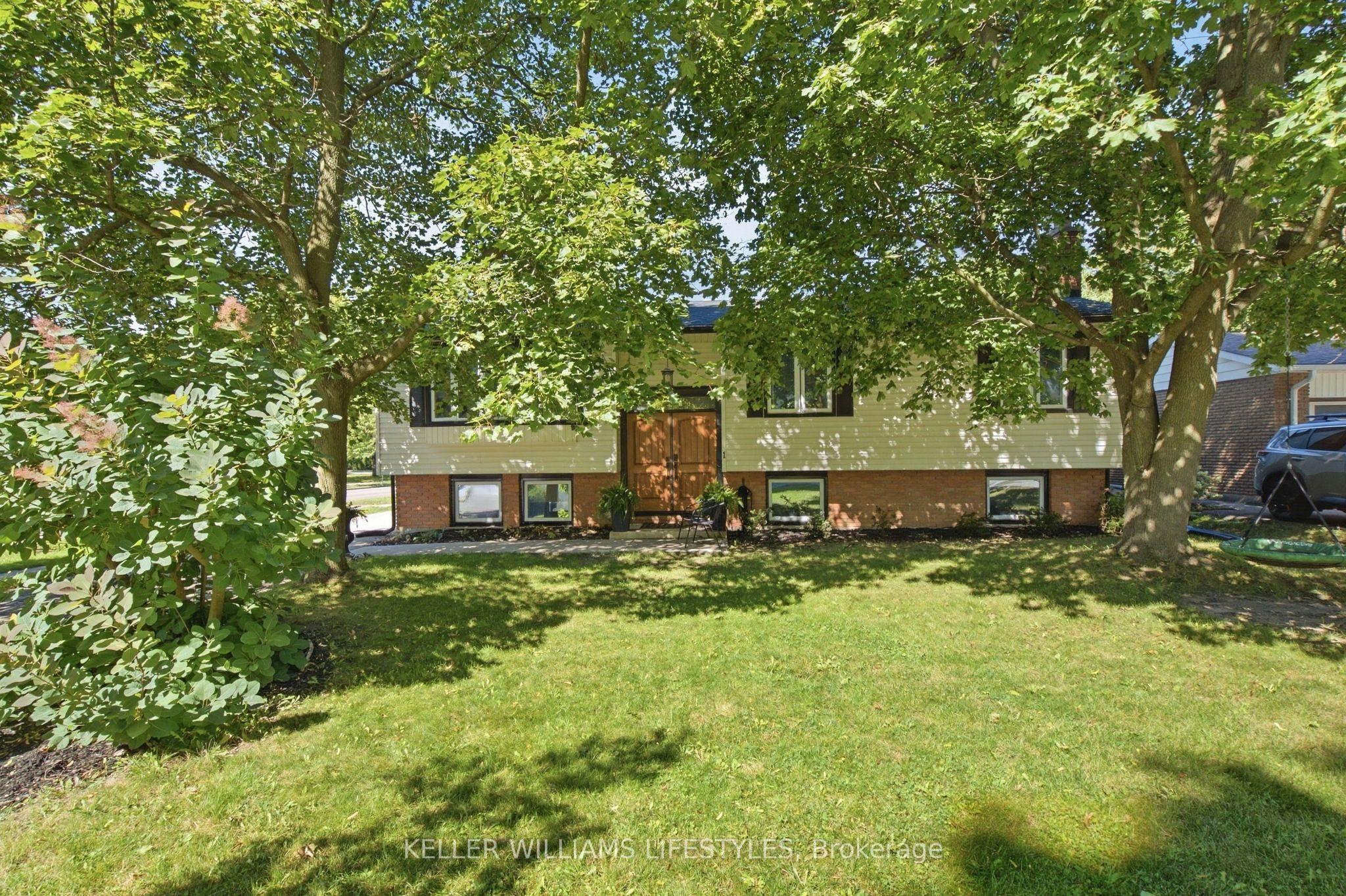 1 QUEEN ANNE Circle — photo 1