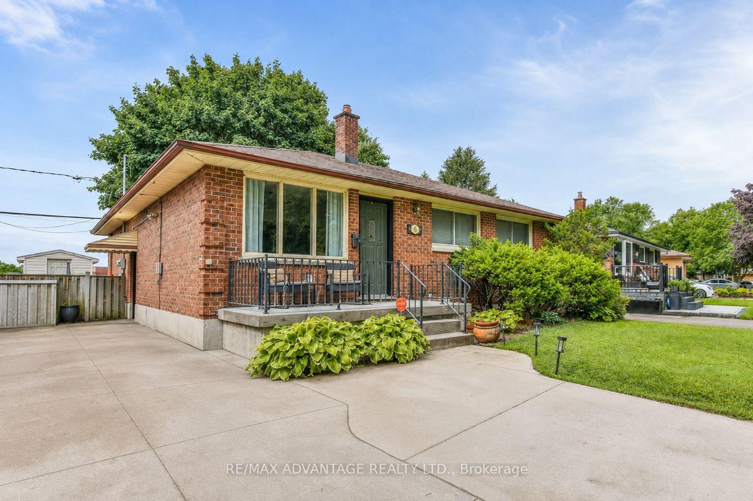 25 Laurentian Drive S — photo 1