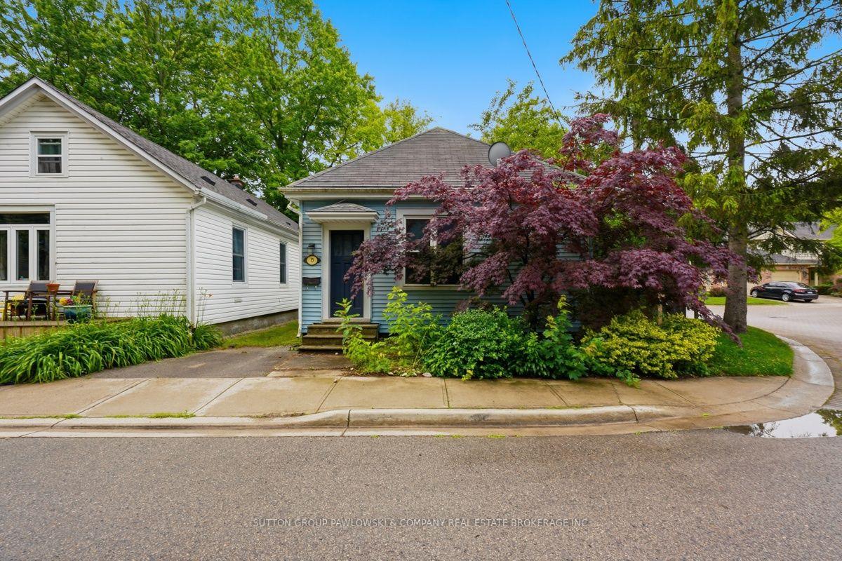 15 CARLTON Avenue — photo 1